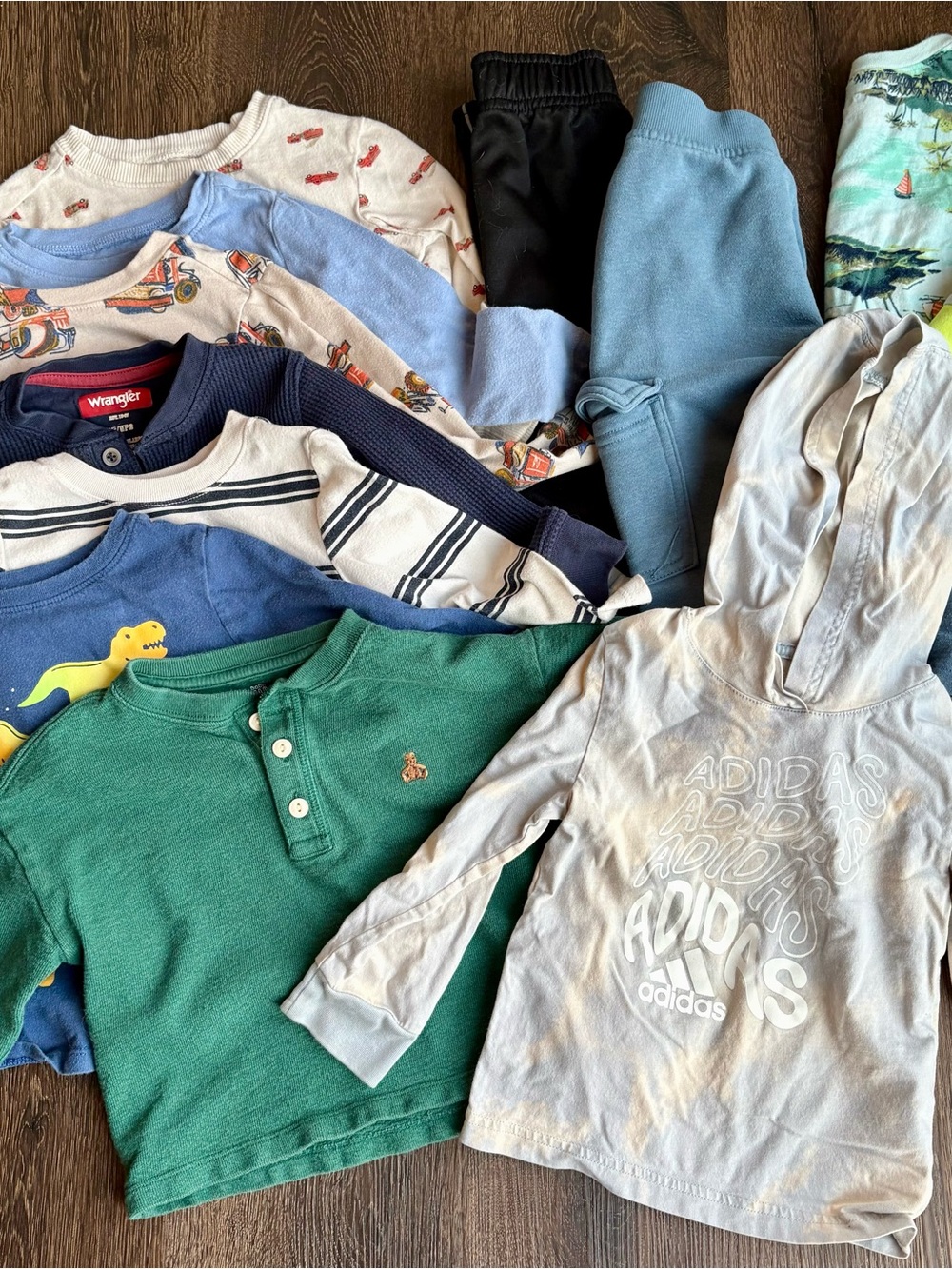 Toddler Boys clothing lot 18M to 2T - 12 items